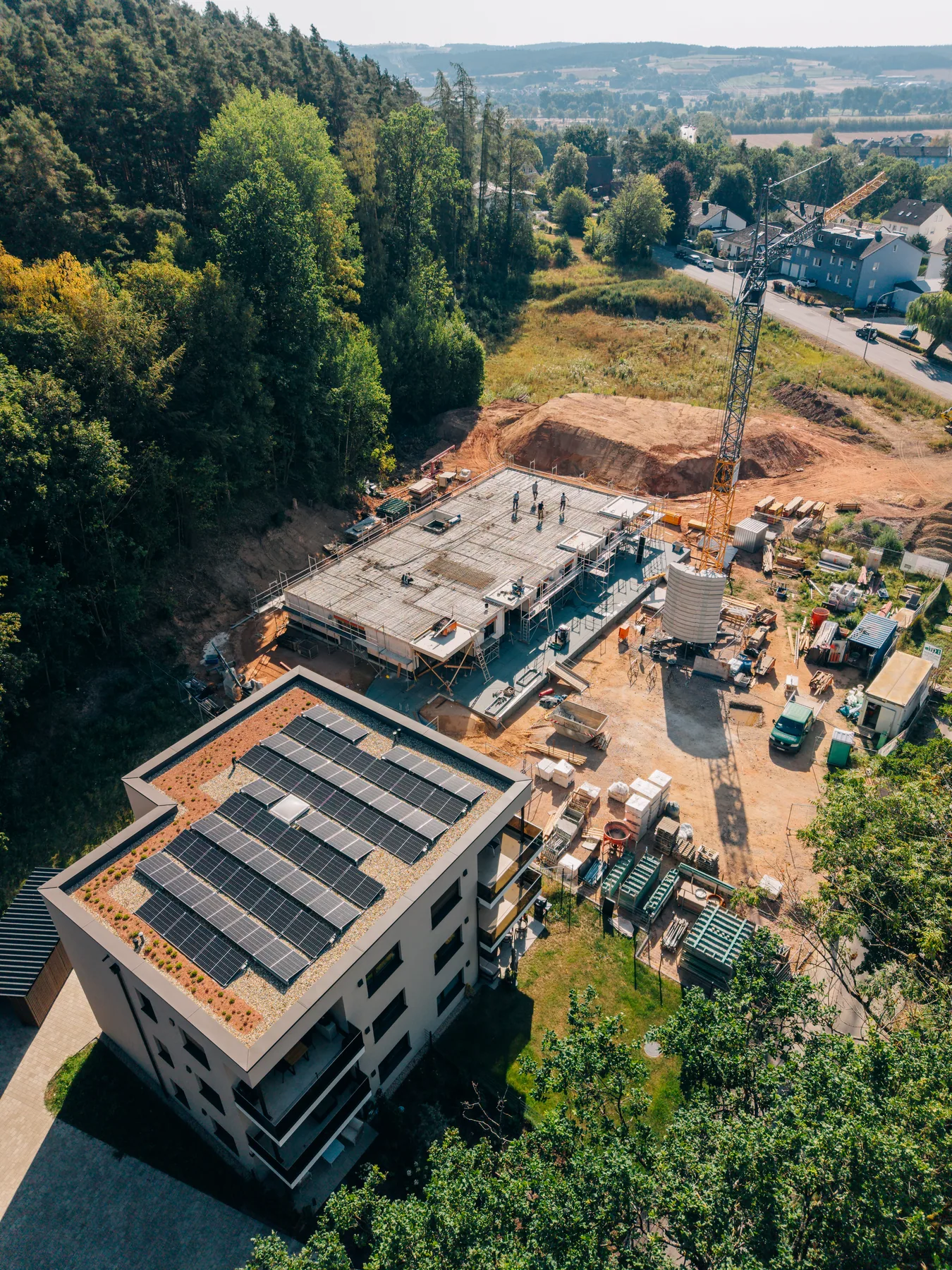 Luftbild der Baustelle mit Blick über Weiden
