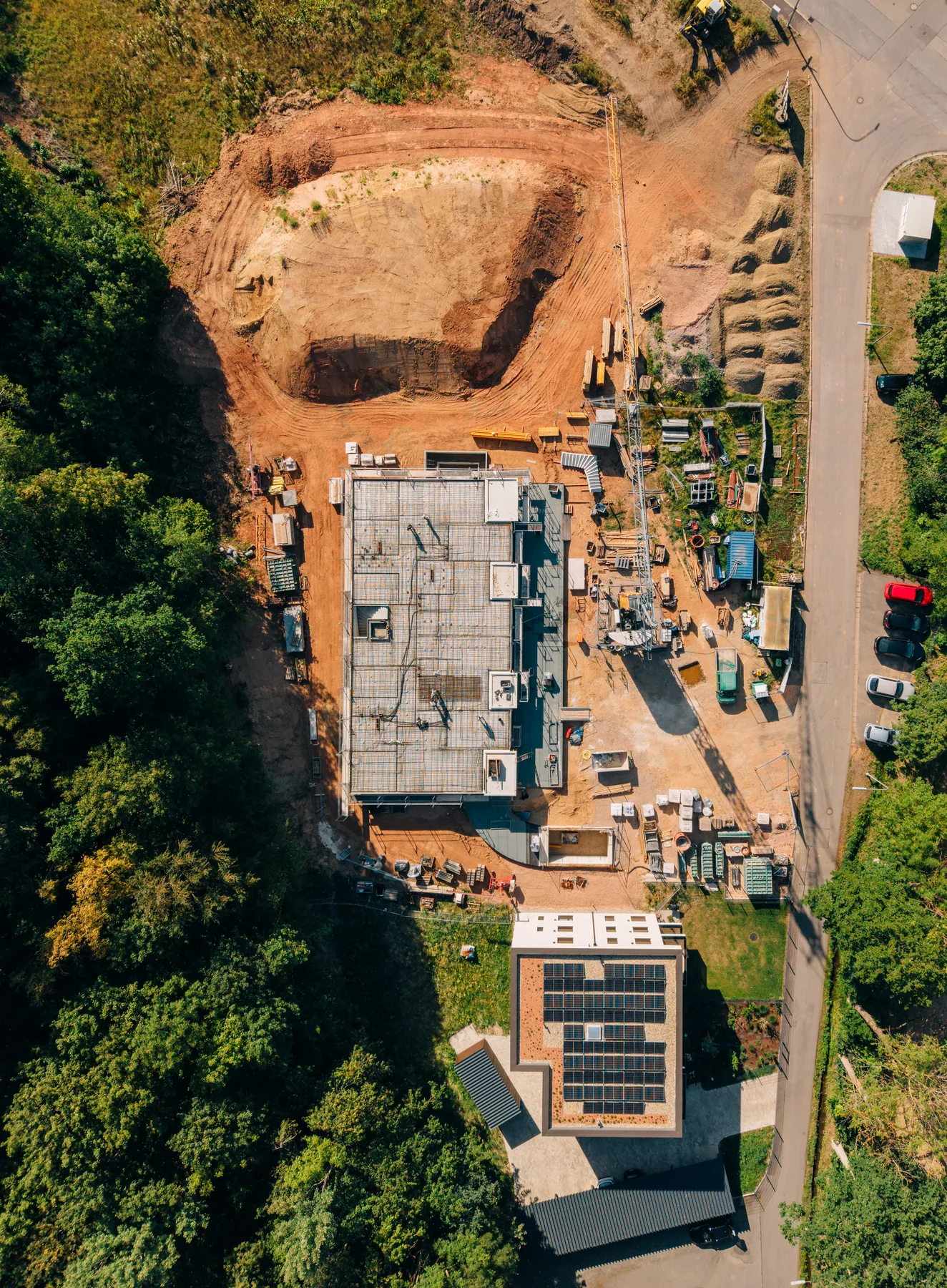 Senkrechte Luftaufnahme der Baustelle